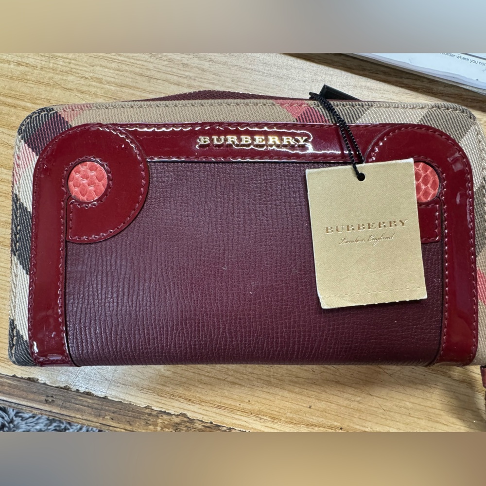 Burberry zip around wallet